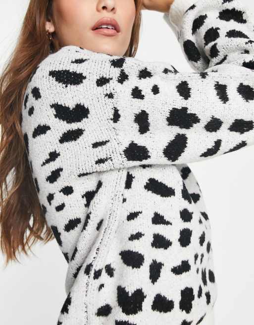 Pieces exclusive crew neck contrast knit in white dalmatian print