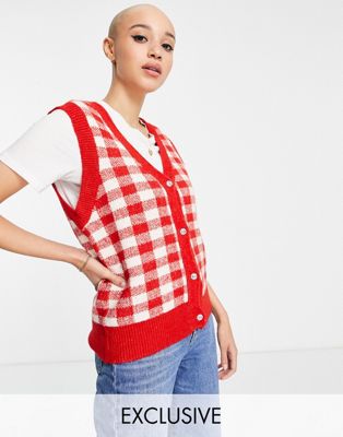 Pieces exclusive knitted vest in red gingham