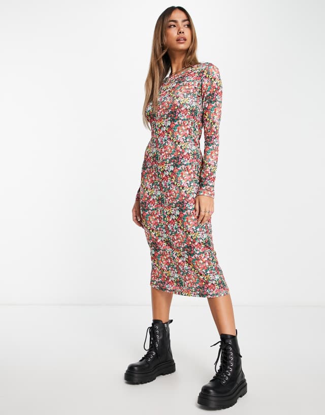 Pieces exclusive ribbed midi body-conscious dress in ditsy floral