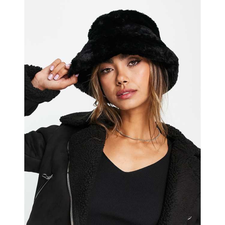 Black fur 2024 bucket hat