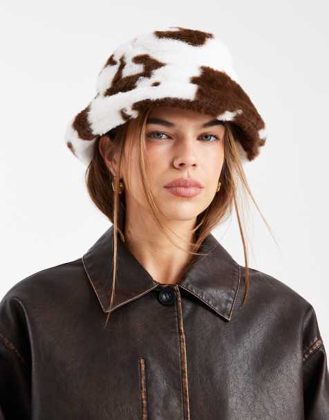 Pieces faux fur bucket hat in white cow print - view 1