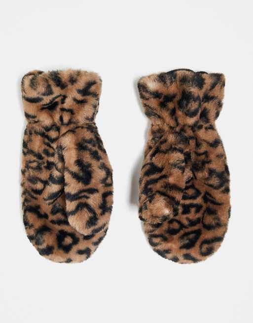 Pieces faux fur mittens in leopard print, 2 of 3