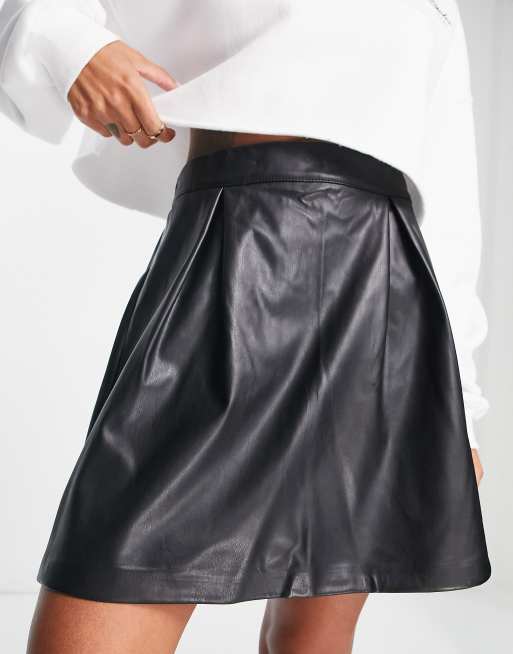 Black Faux Leather Pleated Skater Skirt  Skater skirt, Mini skirts, Leather  pleated skirt