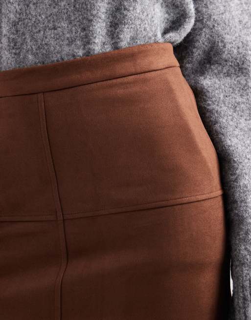 Pieces faux suede mini skirt co-ord in mid brown, 3 of 5