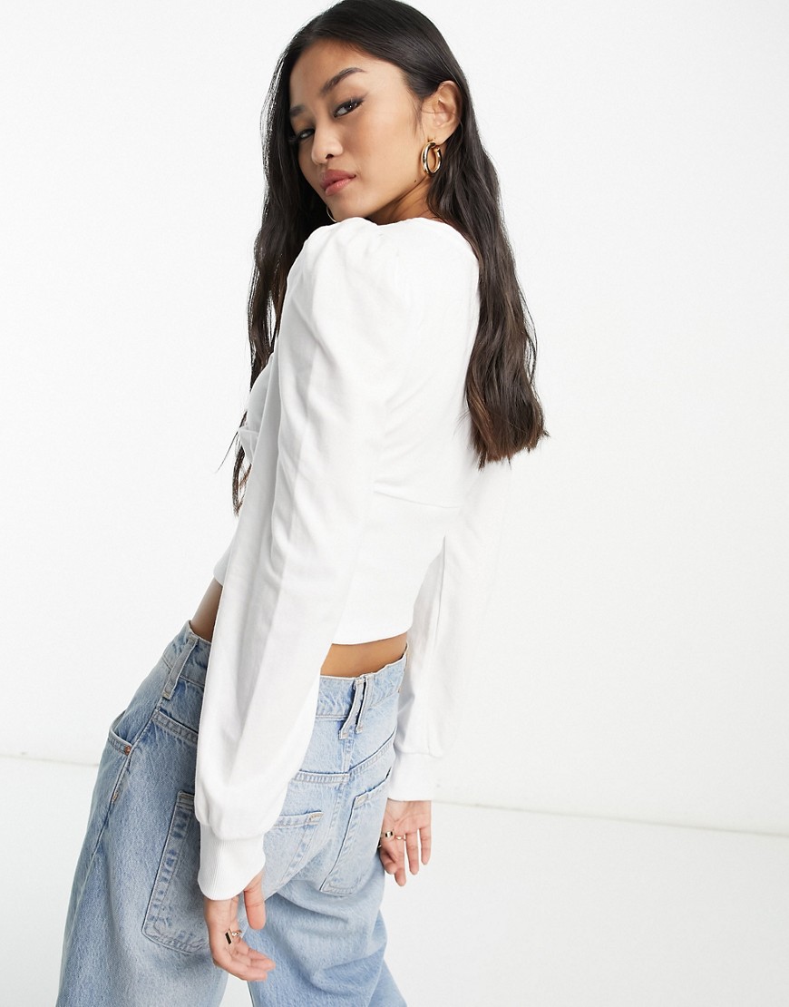 Fenella - Crop top bianco a maniche lunghe con coppe - Pieces T-shirt donna  - immagine1