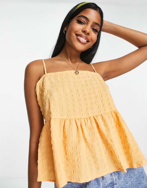 Pieces - Ferskenfarvet tekstureret camisol med peplum-kant