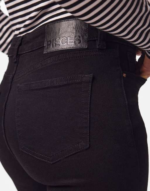 Pieces Flared Jeans in schwarzem Denim, 4 von 7