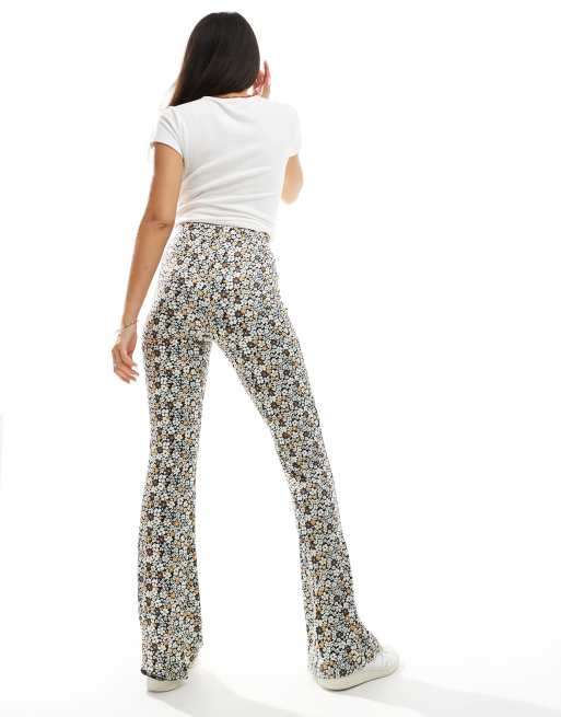 Pieces flares leggings in ditsy floral print ASOS