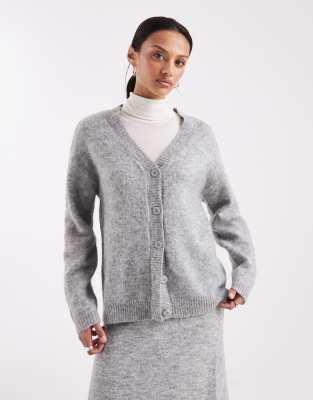 Pieces - Flauschige, lockere Strickjacke in meliertem Mittelgrau mit V-Ausschnitt, Kombiteil