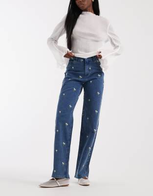 Pieces floral embroidered straight leg jeans in medium blue