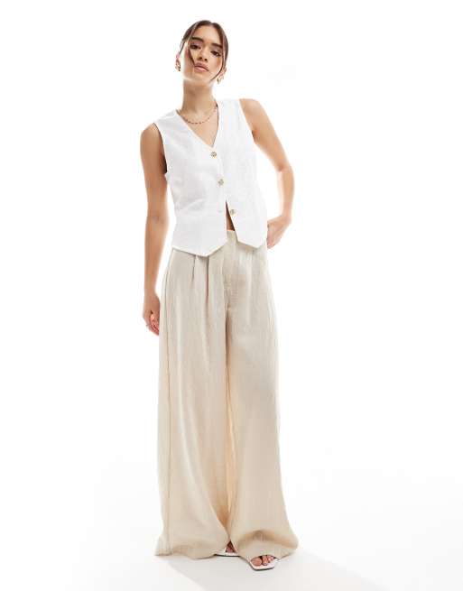 Pieces floral jacquard vest in white, 2 of 4