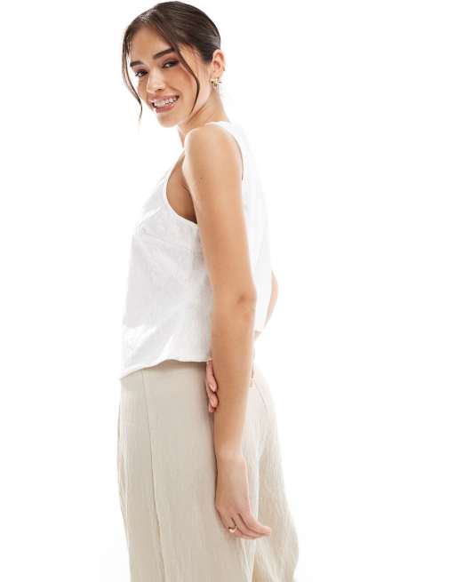 Pieces floral jacquard vest in white, 4 of 4