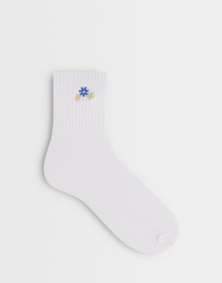 Pieces Flower Embroidered Ankle Socks In White