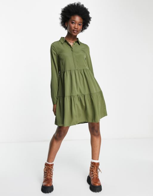Pieces – Franki – Langärmliges, gesmoktes Hemdkleid in Moosgrün
