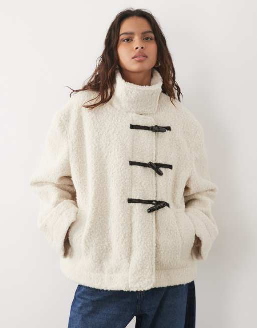 Pieces funnel neck textured short jacket with toggle fastening in cream, 3 of 4