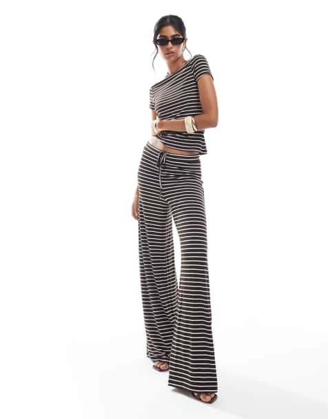 Pieces - Gestreepte jersey broek met wijde pijpen in chocoladebruin en roze, deel van co-ord set - view 1