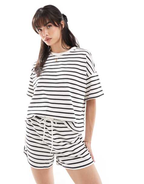 Pieces – Gestreiftes T-Shirt aus Sweatshirt-Stoff in Schwarz-Weiß, Kombiteil - view 1