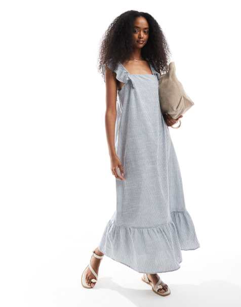 Pieces – Gestuftes Camisole-Maxikleid in Blau gestreift mit Streifen und Rüschenträgern - view 1