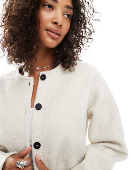 Pieces - Giacca corta effetto teddy color crema, 2 di 4