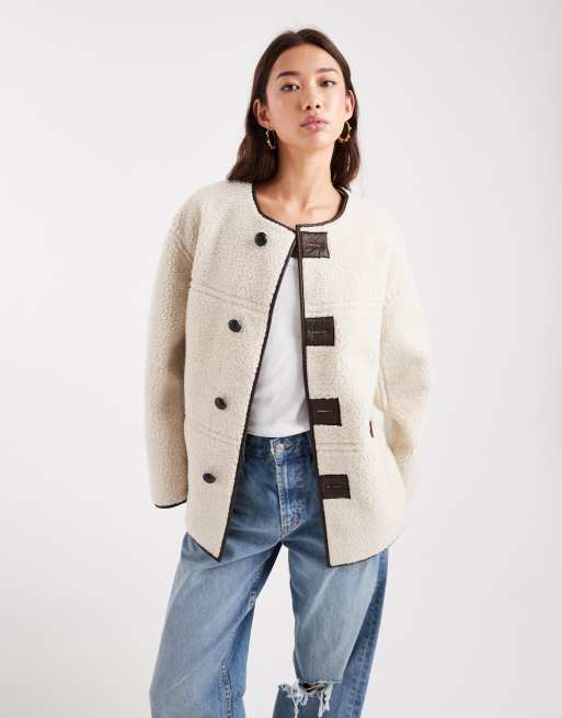 Pieces - Giacca in pelle sintetica e pile borg double-face crema e marrone, 2 di 4