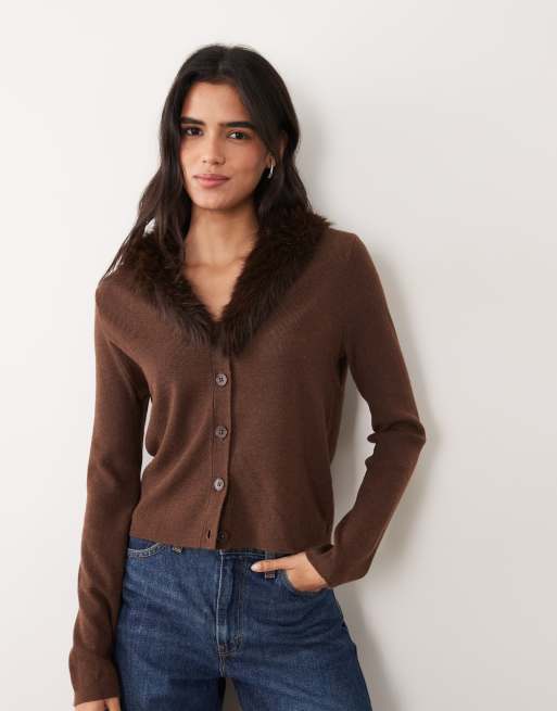 Pieces gilet en maille à bordure en faux-fur marron chocolat, 2 de 4