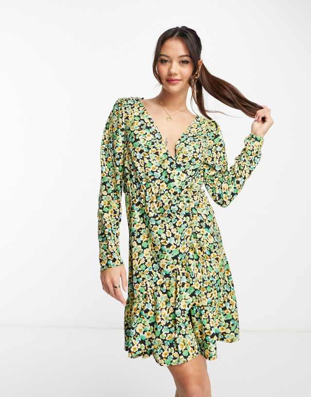 Pieces Giuliana floral long sleeve printed wrap dress