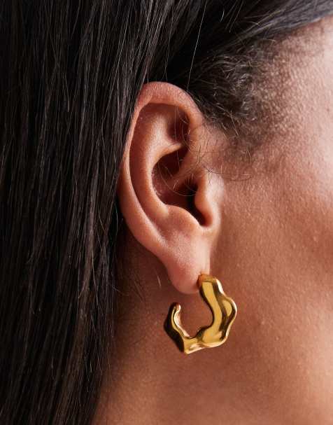 PIECES - Guldfarvede hoop-øreringe med smeltet og snoet design i rustfrit stål - view 1
