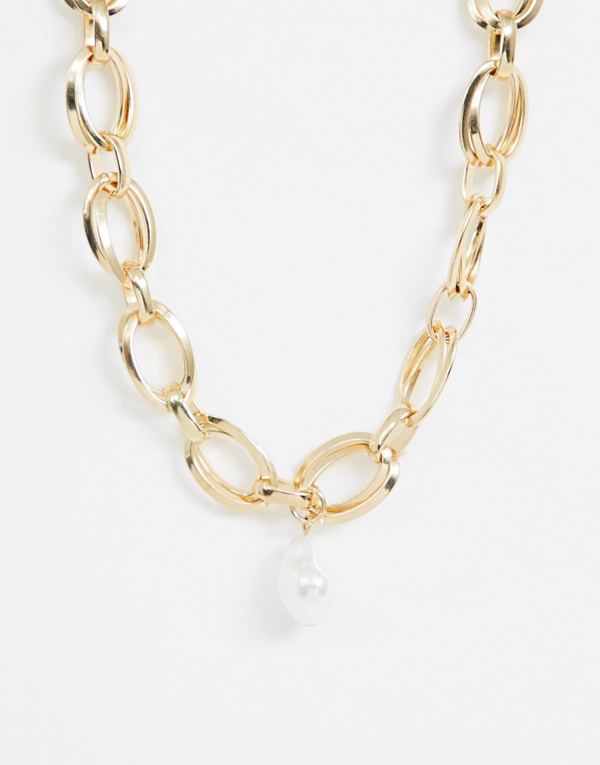 Pieces - Guldfarvet halskæde med chunky kæde og dråbevedhæng