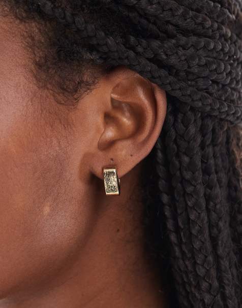 Pieces hammered effect square hoops in gold - view 1