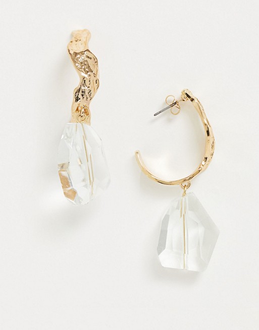 Pieces hammered gold hoops with crystal drop in gold
