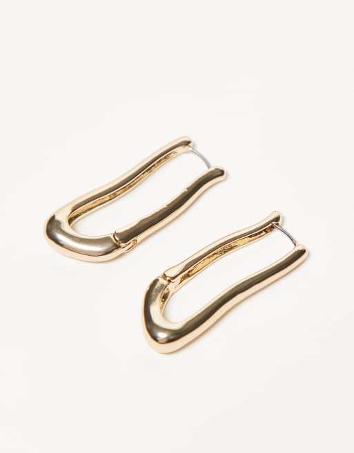 Pieces hammered rectangular hoop earrings in gold tone