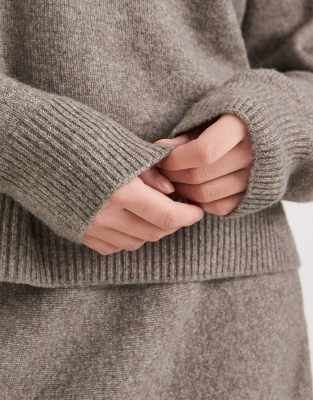 Pieces High Neck Knit Sweater In Brown