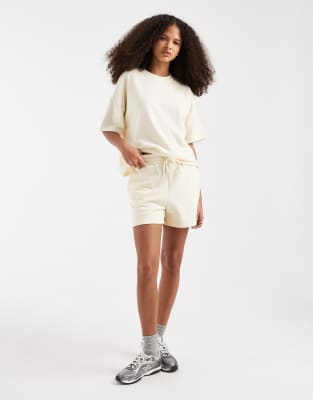 Pieces high waist sweat shorts in beige - part of a set white pepper 5590₽