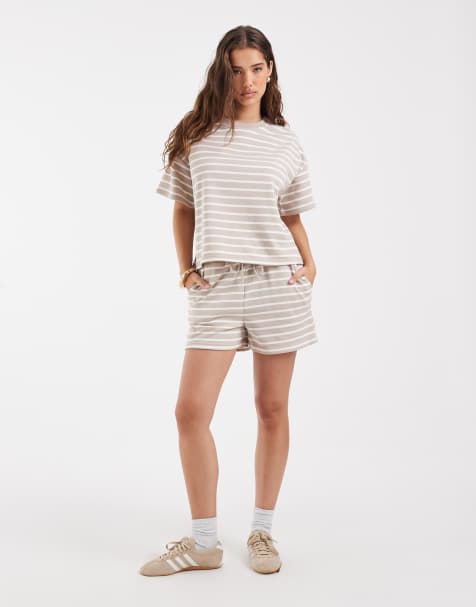 Pieces High-Waist-Sweatshorts als Set in Beige und weißen Streifen - view 1