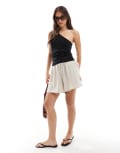 [Pieces] Pieces high waisted floaty shorts in warm grey S Silver gray