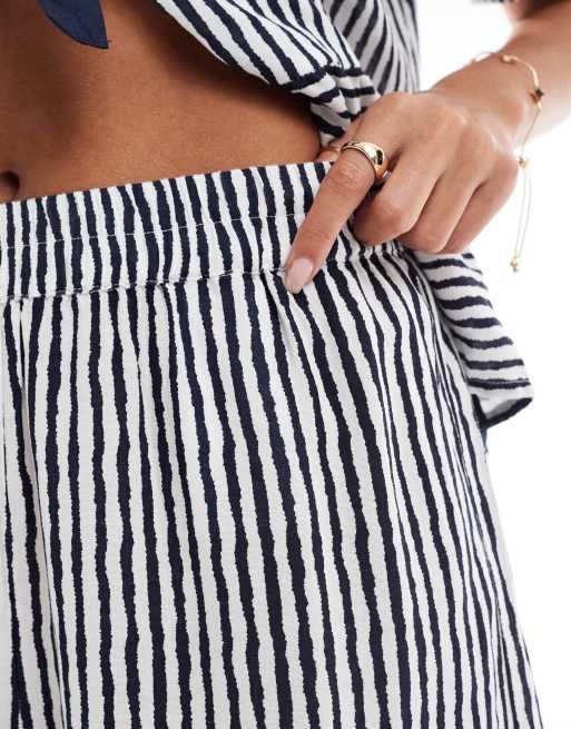 Pieces high waisted shorts co-ord in navy and white stripe, 4 of 5