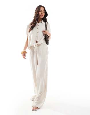 Pieces - Hose aus Leinenmix in Creme mit weitem Bein, Kombiteil-Weiß