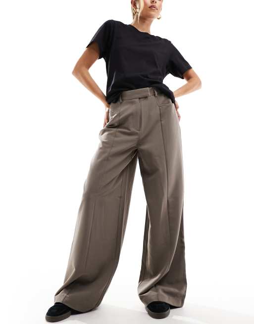 Pieces – Hose in Braun mit hohem Bund und weitem Schnitt