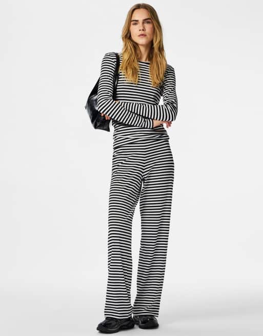 Pieces Hose mit weitem Bein in Schwarz, 5 von 7