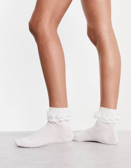 PIECES - Hvide sokker med flæsekant - Kun hos ASOS, 2 af 4