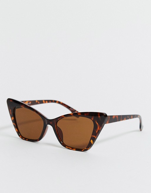 Pieces irregular cateye sunglasses in tortoiseshell