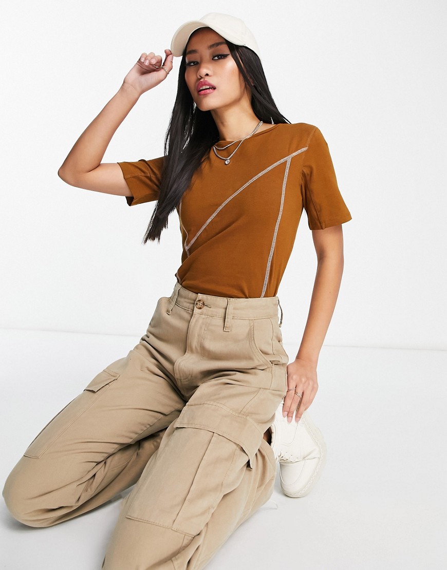 Pieces izzy t-shirt with seam detail in brown