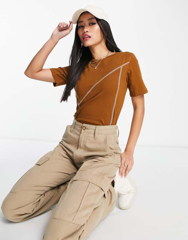 Pieces - izzy t-shirt with seam detail in brown