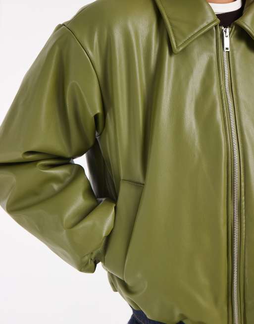 Pieces Jacke in Lederoptik mit Wattierung in Moosgrün, 3 von 4