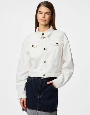 Pieces - Jeansjacke in Wolkentänzer-Weiß