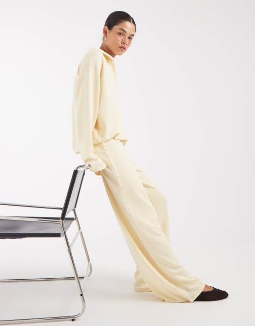 Pieces joggers a gamba larga coordinati color crema