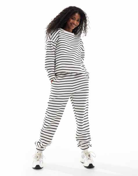 Pieces - Joggingbroek met hoge taille in zwart wit gestreept, deel van co-ord set - view 1