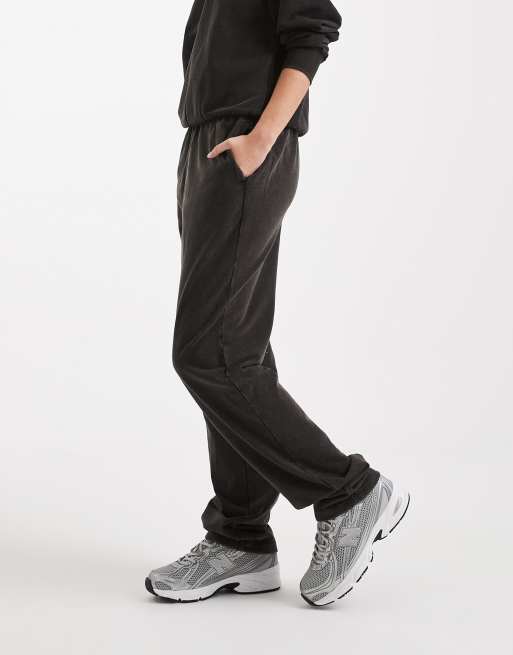 Pieces - Joggingbroek met rechte pijpen in zwart met wassing, deel van co-ord set, 2 van 5