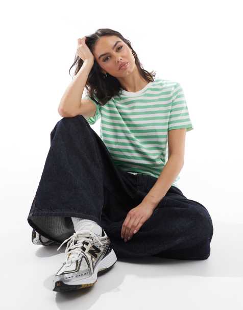 Pieces – Kastiges T-Shirt in Grün und Weiß gestreift - view 1