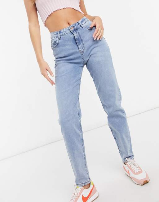 rouw Zaailing eindpunt Pieces - Kesia - Smalle mom jeans in lichtblauw | ASOS